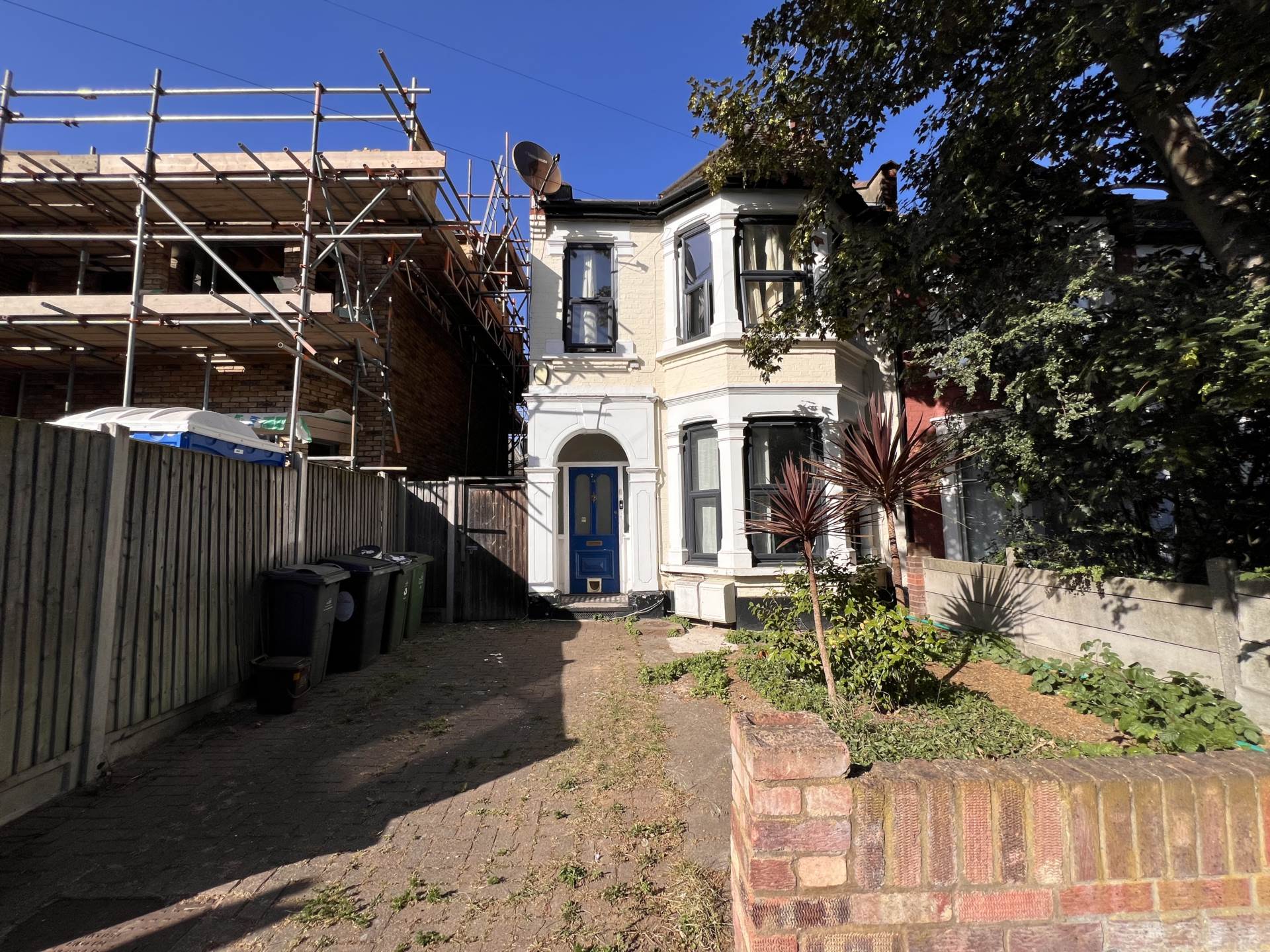 Kings Road, London, E11 1AT, Image 2
