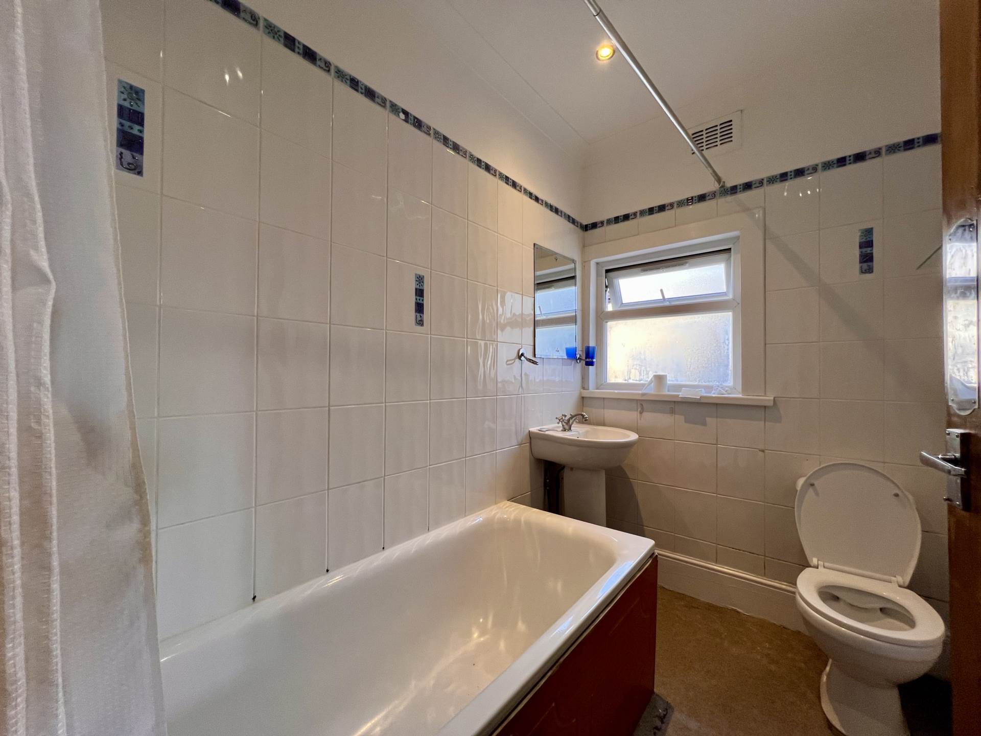 Kings Road, London, E11 1AT, Image 6