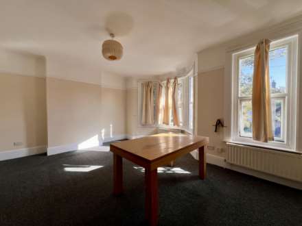 Kings Road, London, E11 1AT, Image 1