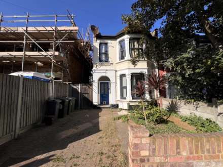 Kings Road, London, E11 1AT, Image 2