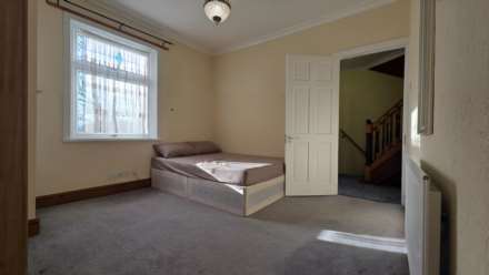 Kempton Road, East Ham, E6 2PB, Image 8