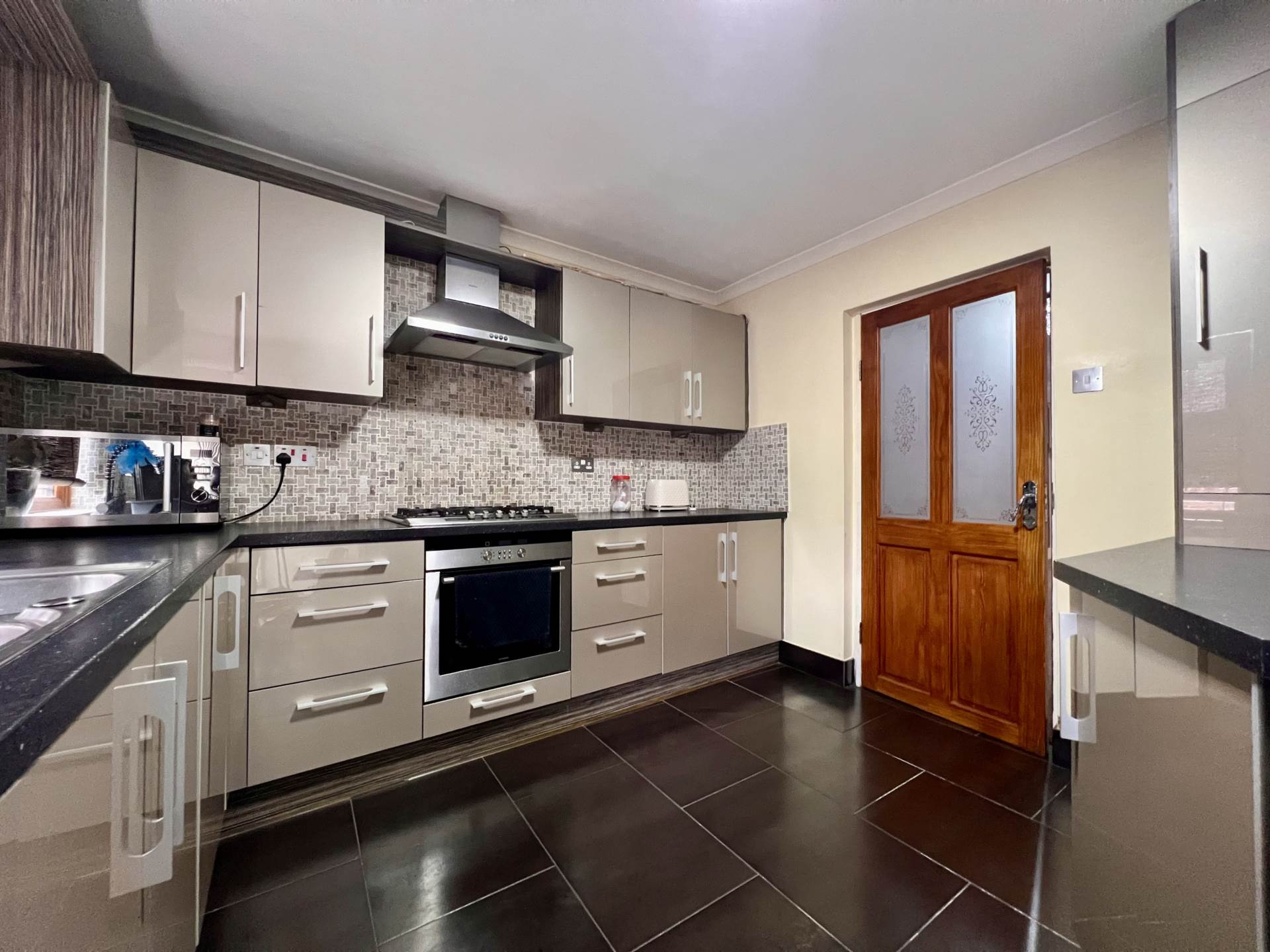 Walpole Road, London, E6, Image 6