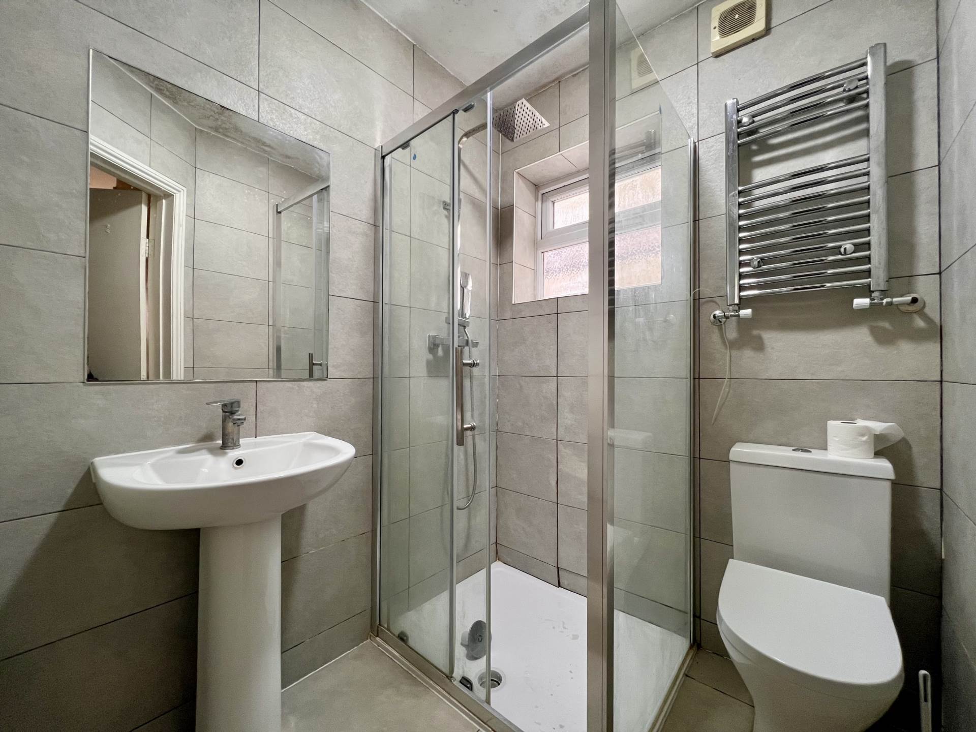 Dersingham Avenue, Manor Park, E12, Image 5