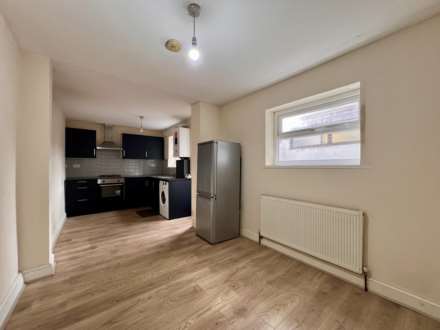 Dersingham Avenue, Manor Park, E12, Image 2