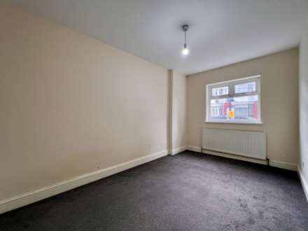 Dersingham Avenue, Manor Park, E12, Image 3