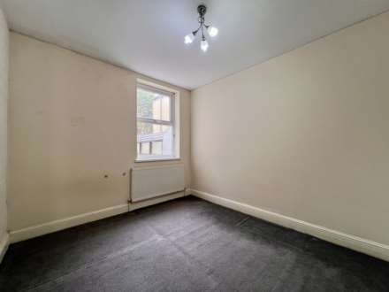 Dersingham Avenue, Manor Park, E12, Image 4