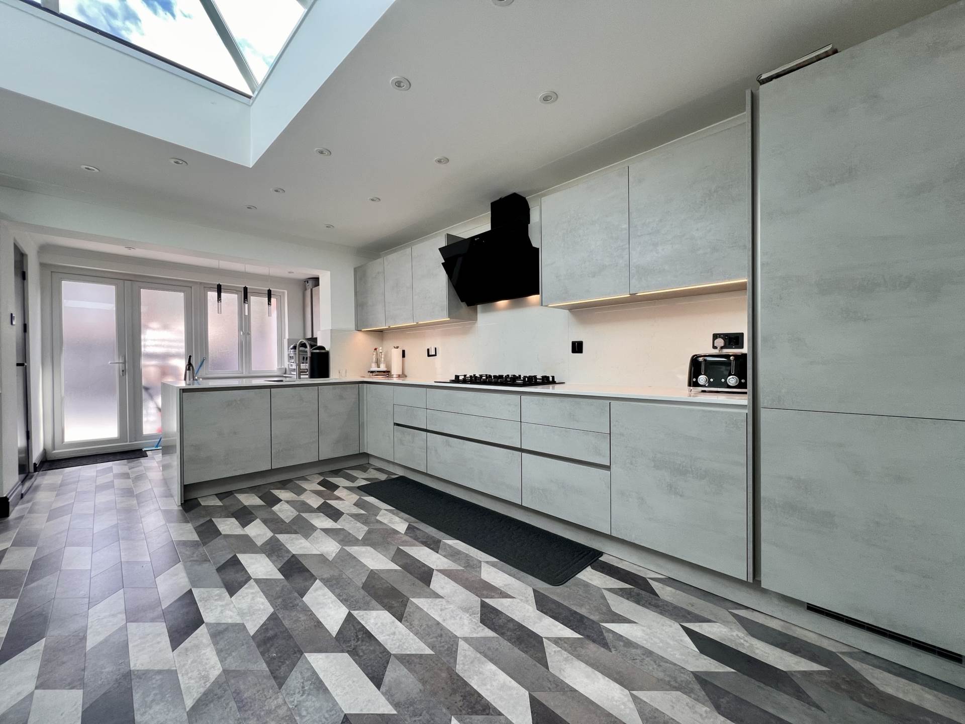 Gower Road, Forest Gate, E7, Image 4