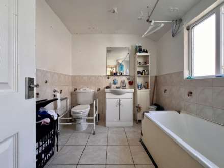 Upperton Road West, Plaistow, E13 9LT, Image 6