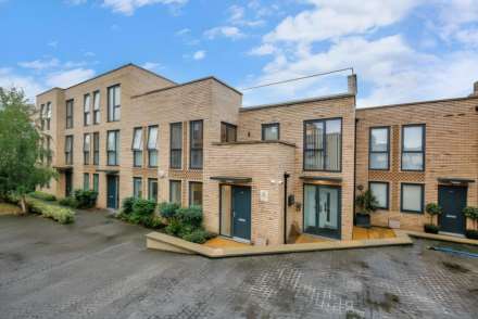 Kempton Mews, East Ham, E6 2BF