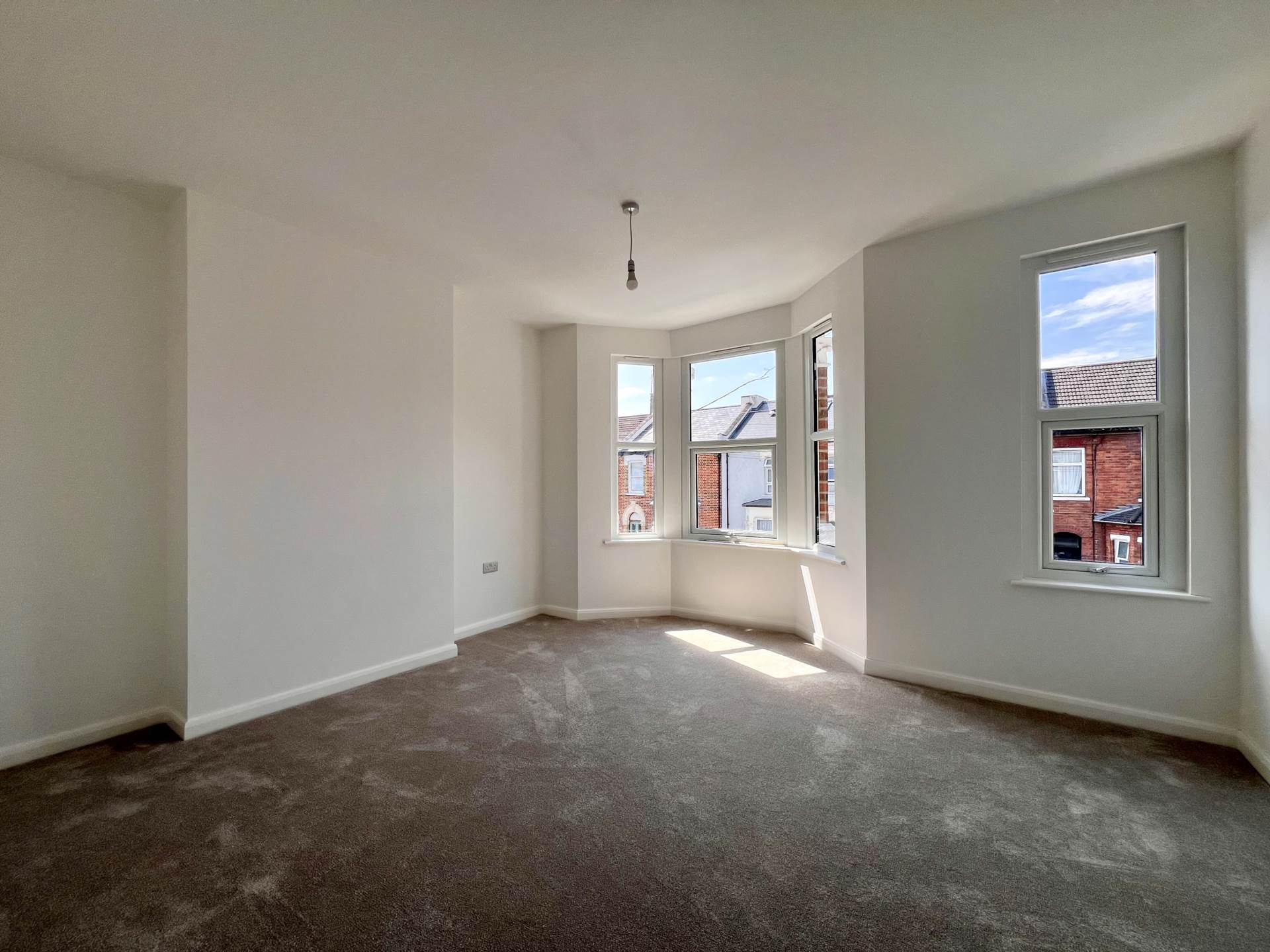 Salisbury Road, London, E12 6AA, Image 11