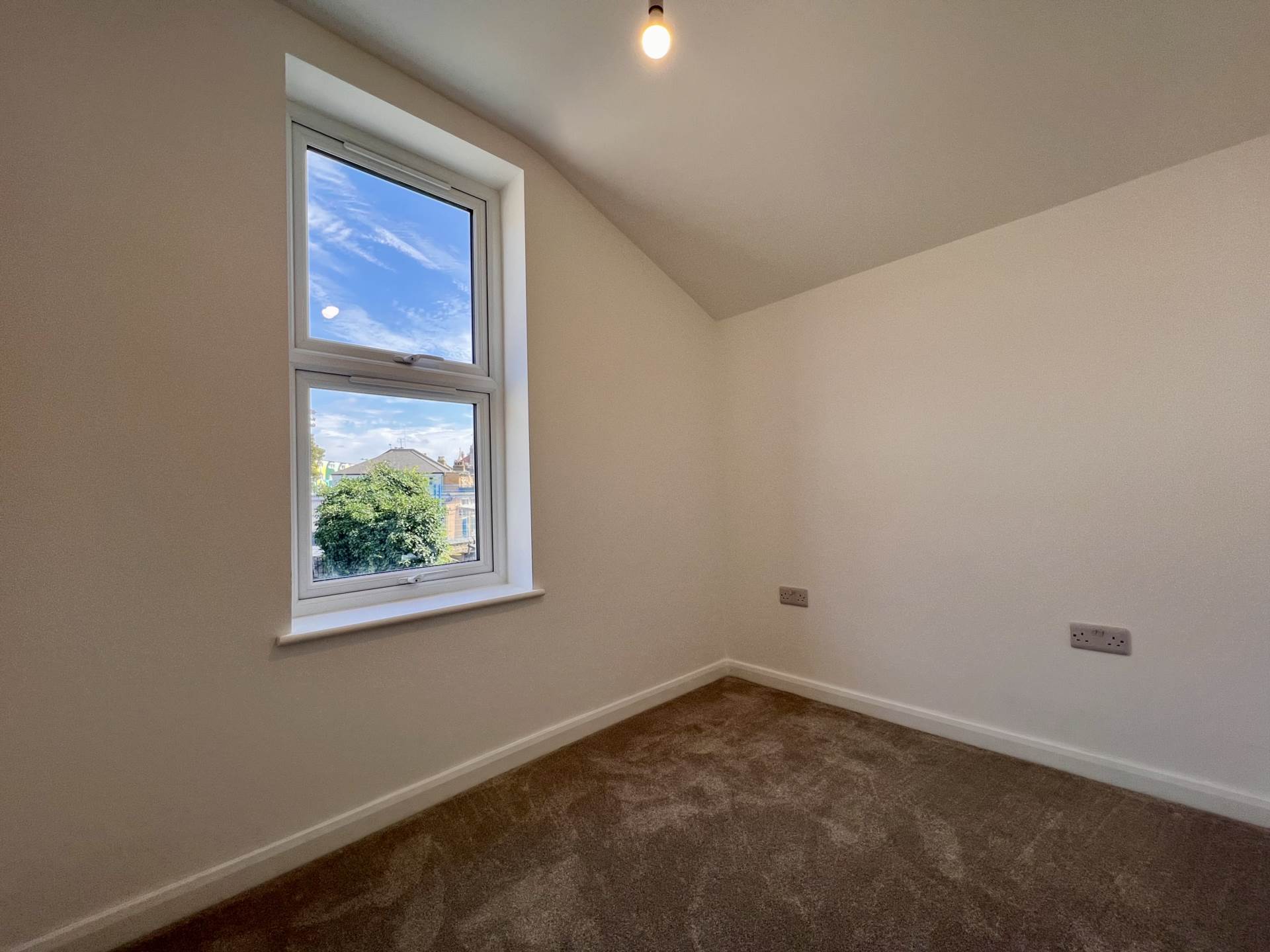 Salisbury Road, London, E12 6AA, Image 14