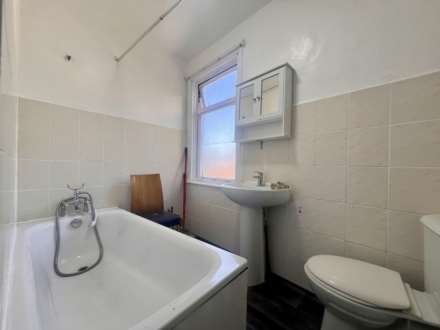 Romford Road, London, E12, Image 4