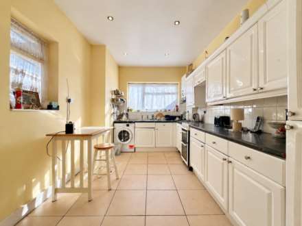 Hatherley Gardens, London, E6 3HD, Image 5