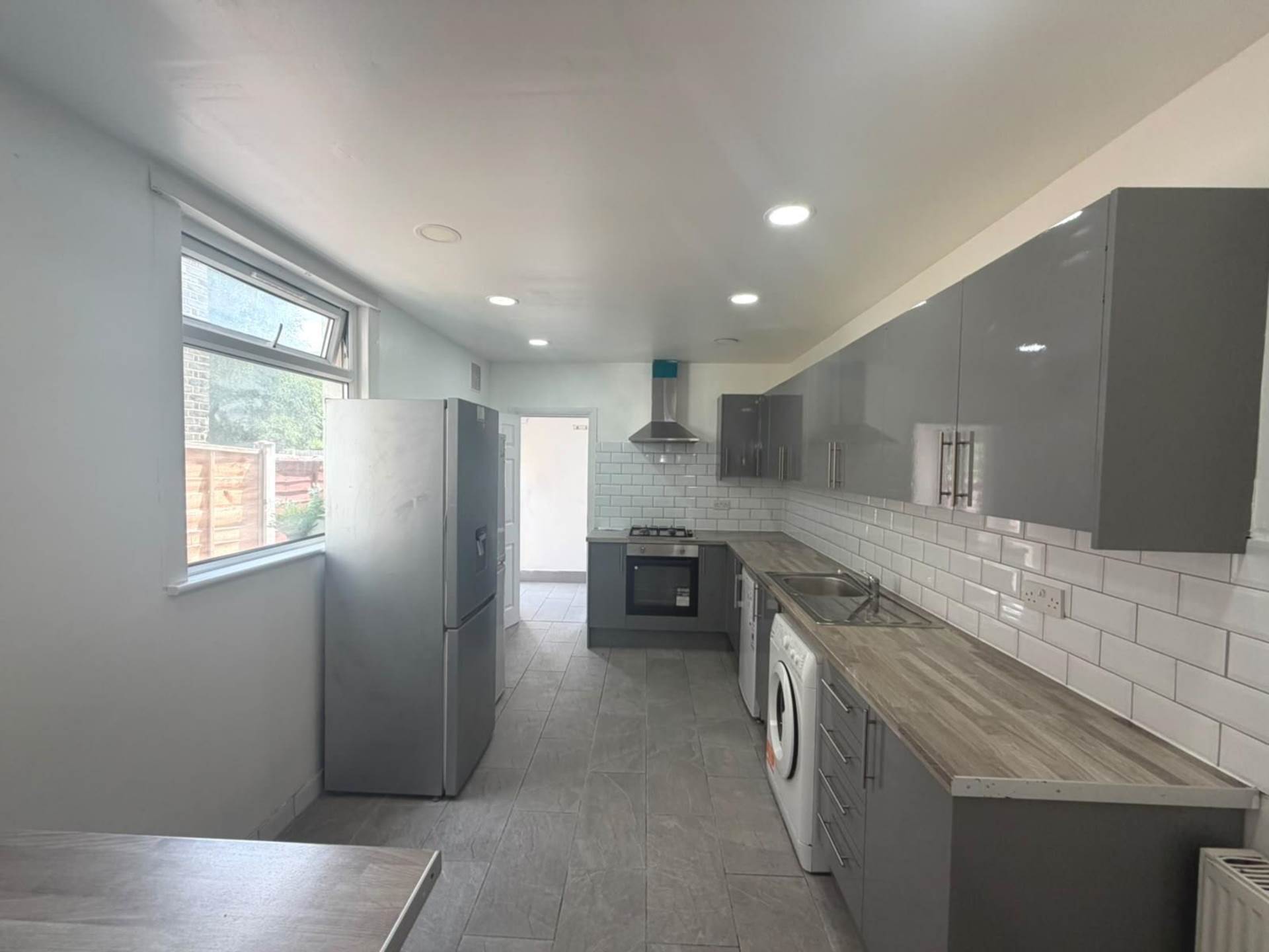 Radlix Road, Leyton, E10, Image 1