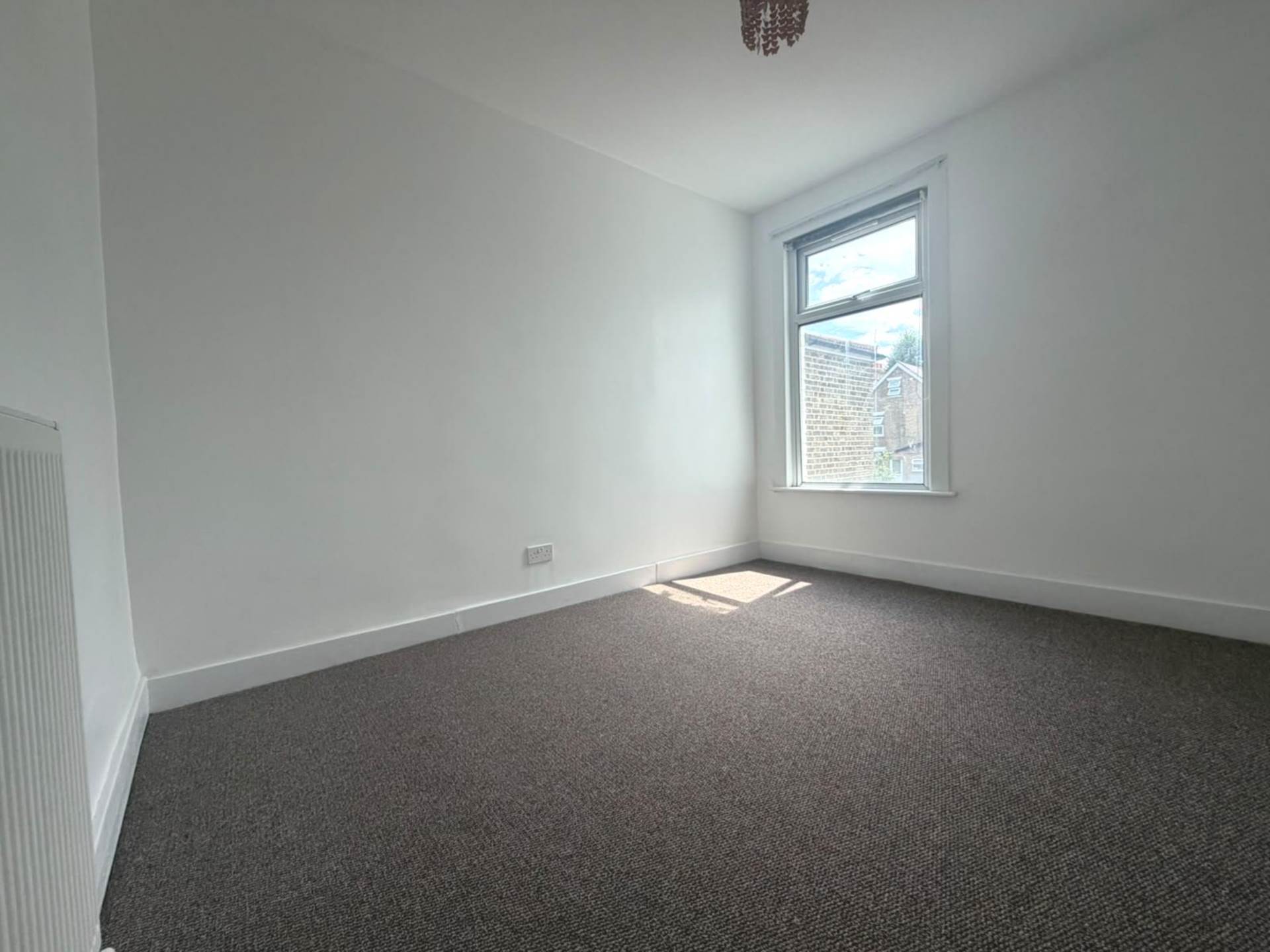 Radlix Road, Leyton, E10, Image 3