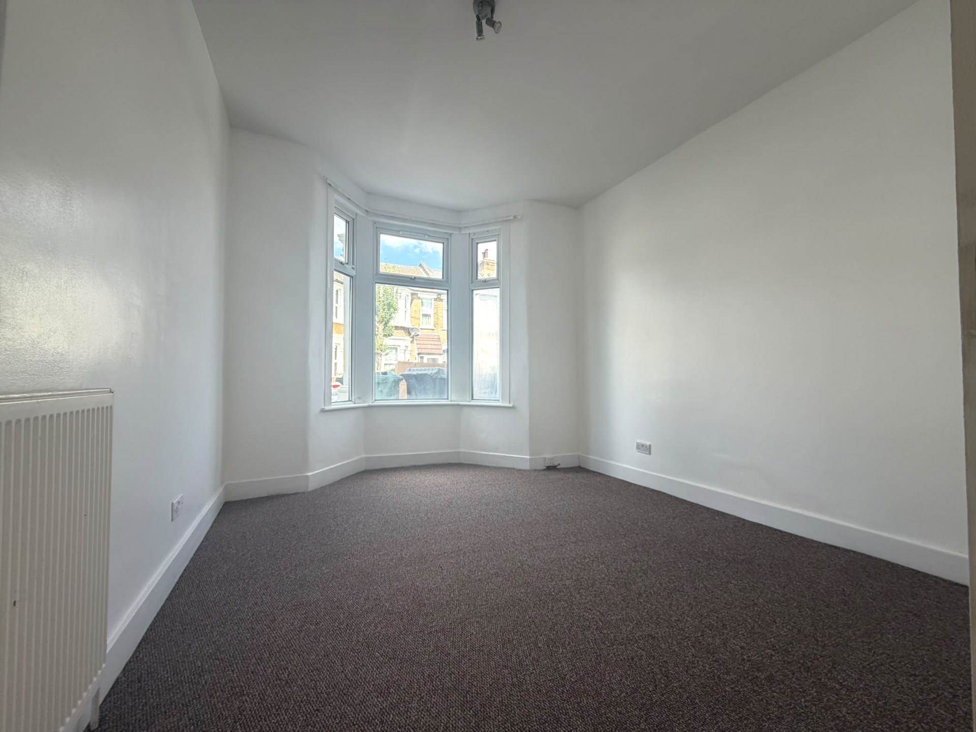 Radlix Road, Leyton, E10, Image 4