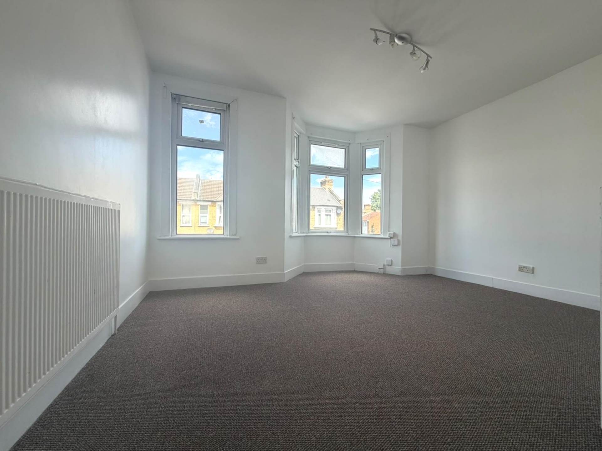 Radlix Road, Leyton, E10, Image 5