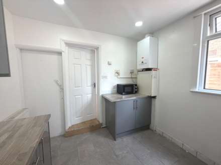 Radlix Road, Leyton, E10, Image 2