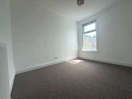 Radlix Road, Leyton, E10, Image 3