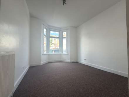 Radlix Road, Leyton, E10, Image 4