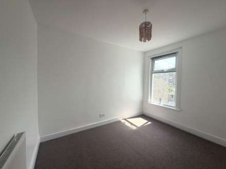 Radlix Road, Leyton, E10, Image 6