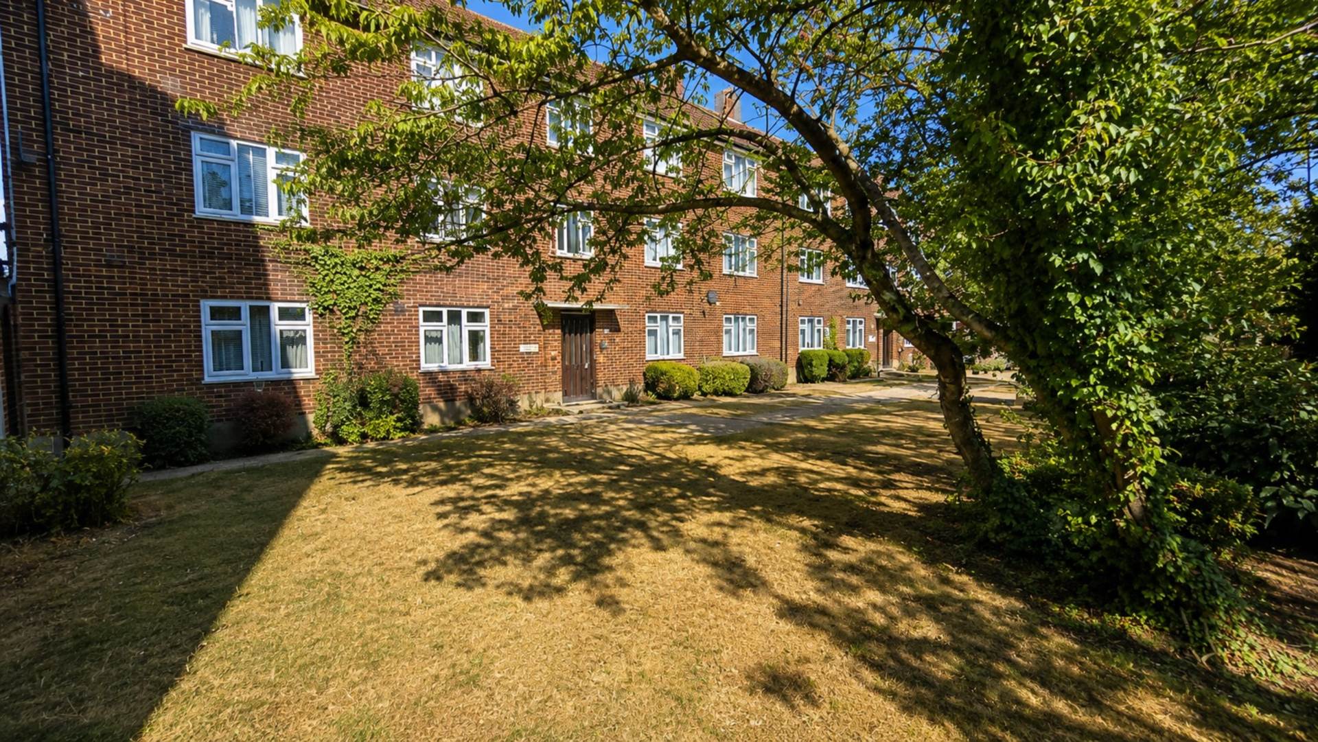 Claybury Broadway, Ilford, IG5 0LH, Image 1