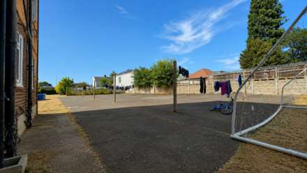 Claybury Broadway, Ilford, IG5 0LH, Image 15