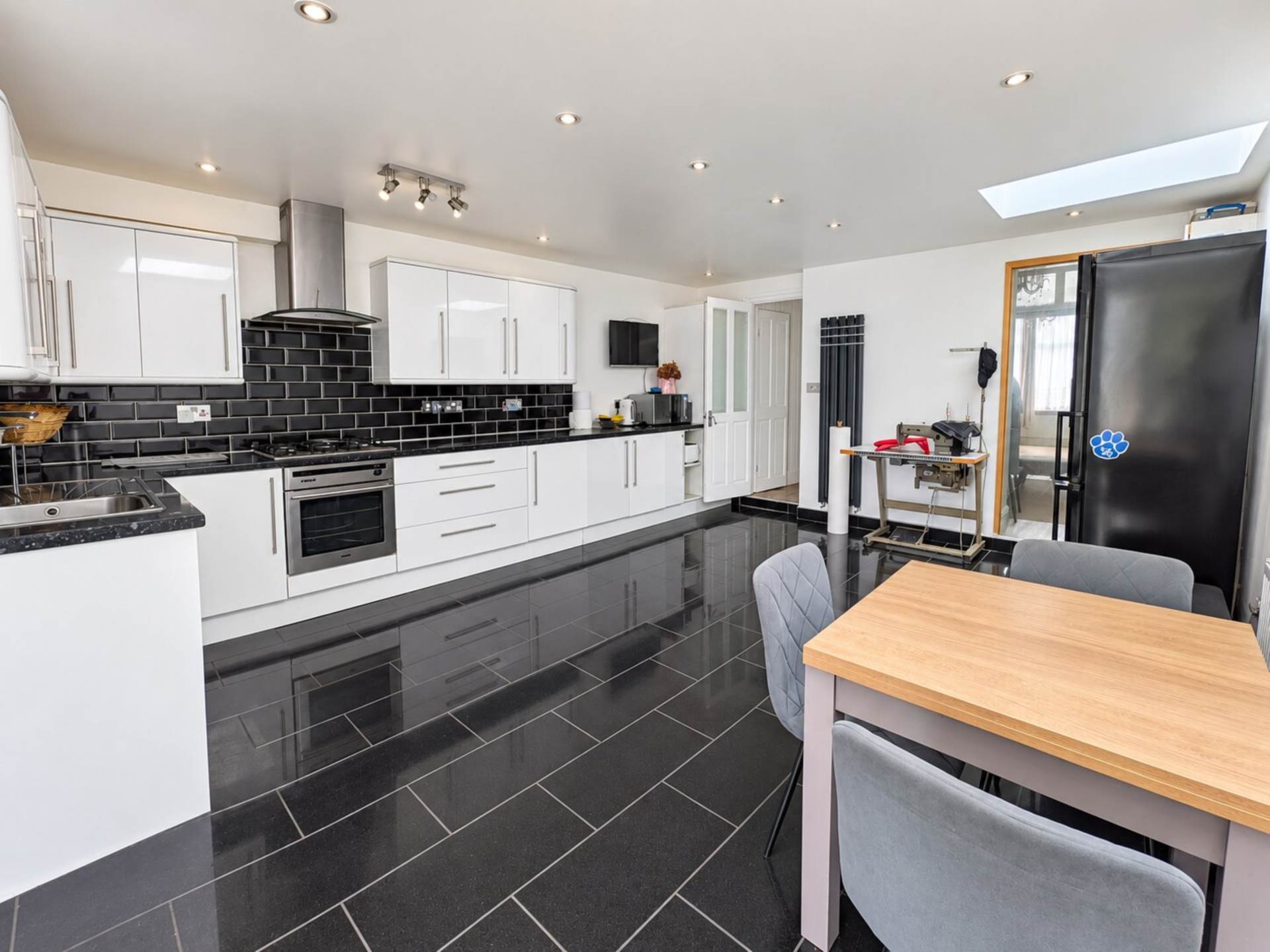 Henderson Road, Forest Gate, E7 8EF, Image 2