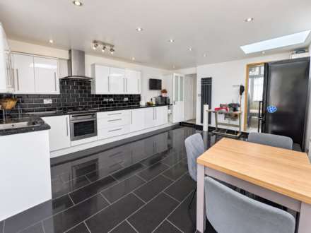 Henderson Road, Forest Gate, E7 8EF, Image 2