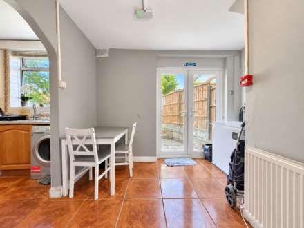 Dunstable Road, Romford, RM3, Image 3