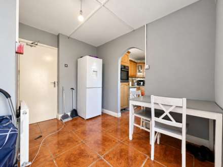 Dunstable Road, Romford, RM3, Image 4