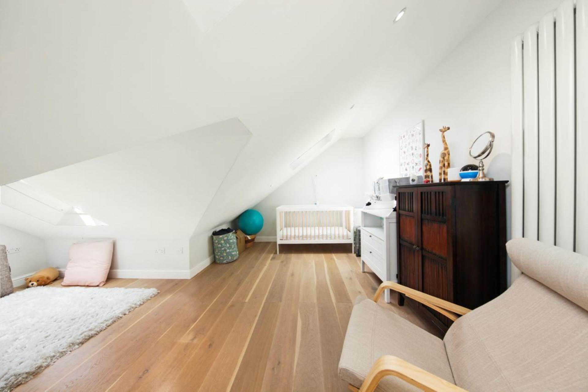 Beechwood Gardens, Ilford, IG5 0AQ, Image 12