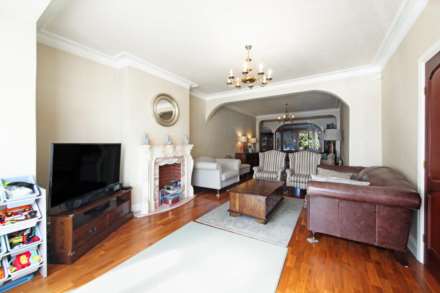 Beechwood Gardens, Ilford, IG5 0AQ, Image 5