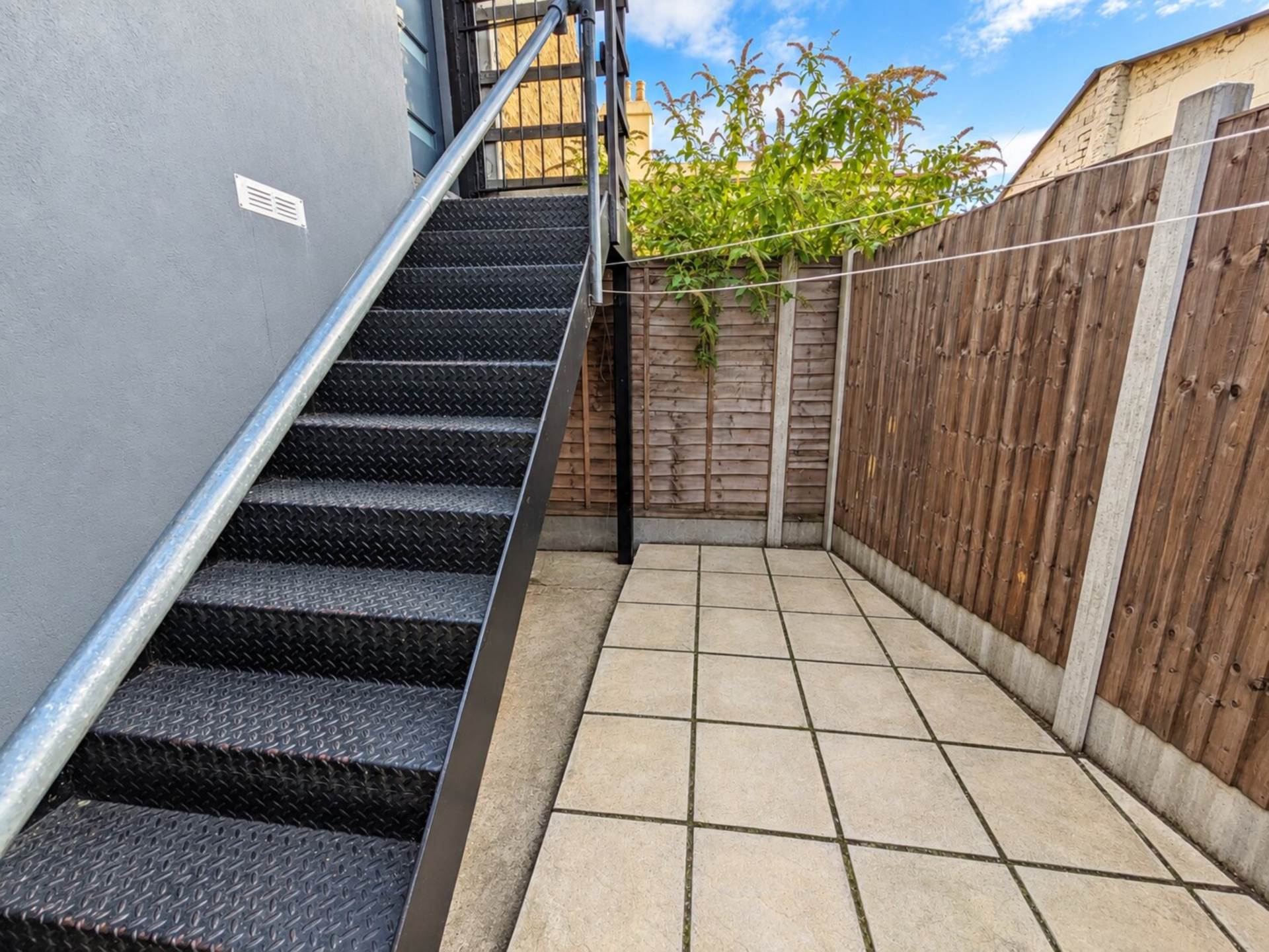 High Road, Leytonstone, E11 4PB, Image 10