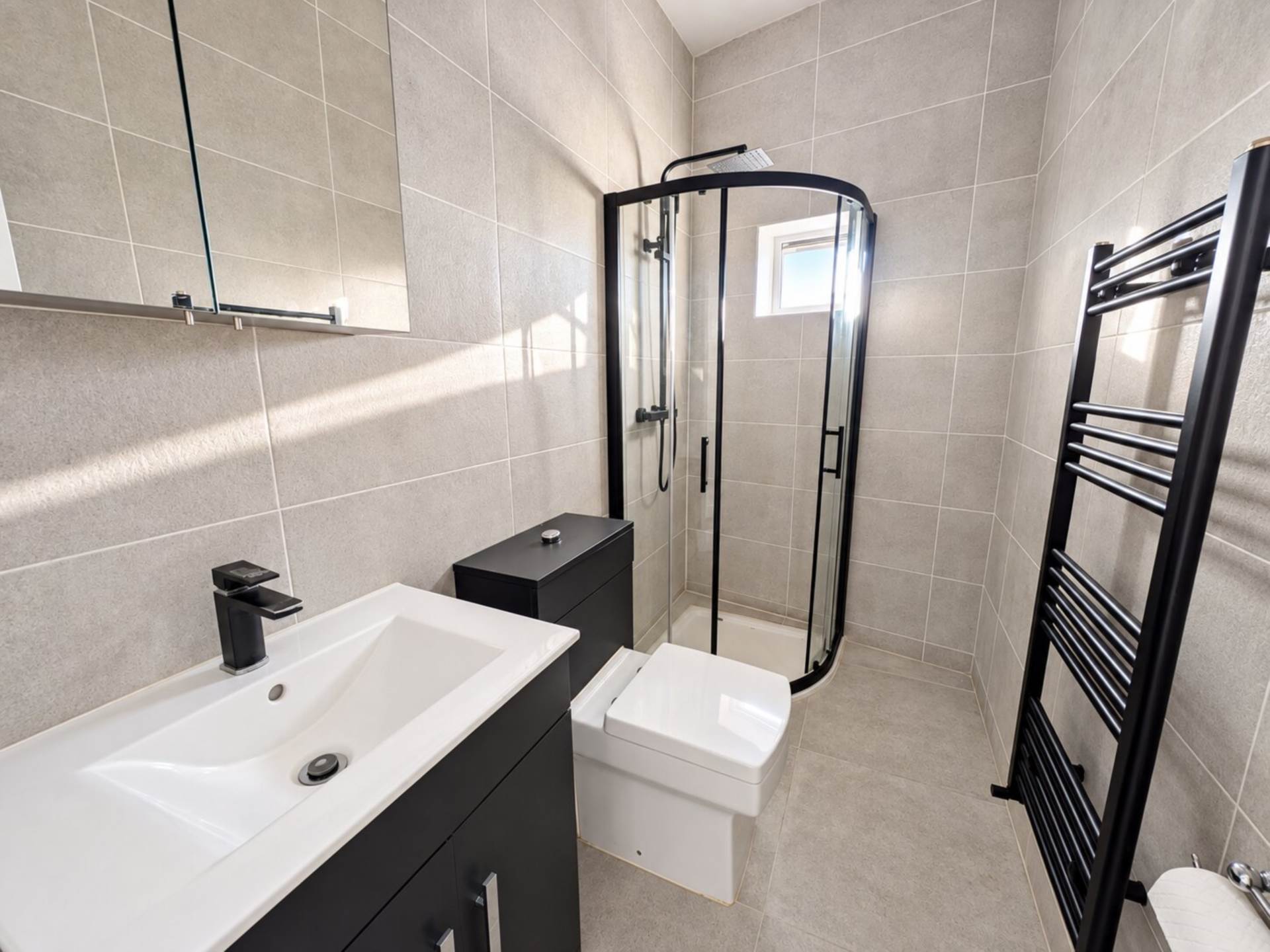 High Road, Leytonstone, E11 4PB, Image 2