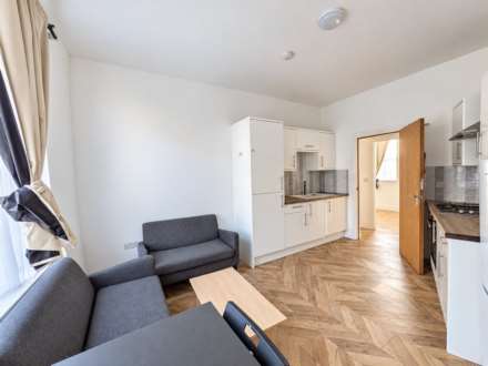 High Road, Leytonstone, E11 4PB, Image 3