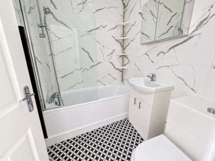 High Road, Leytonstone, E11 4PB, Image 4