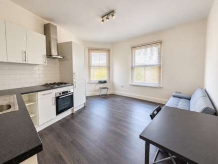 High Road, Leytonstone, E11 4PB, Image 5