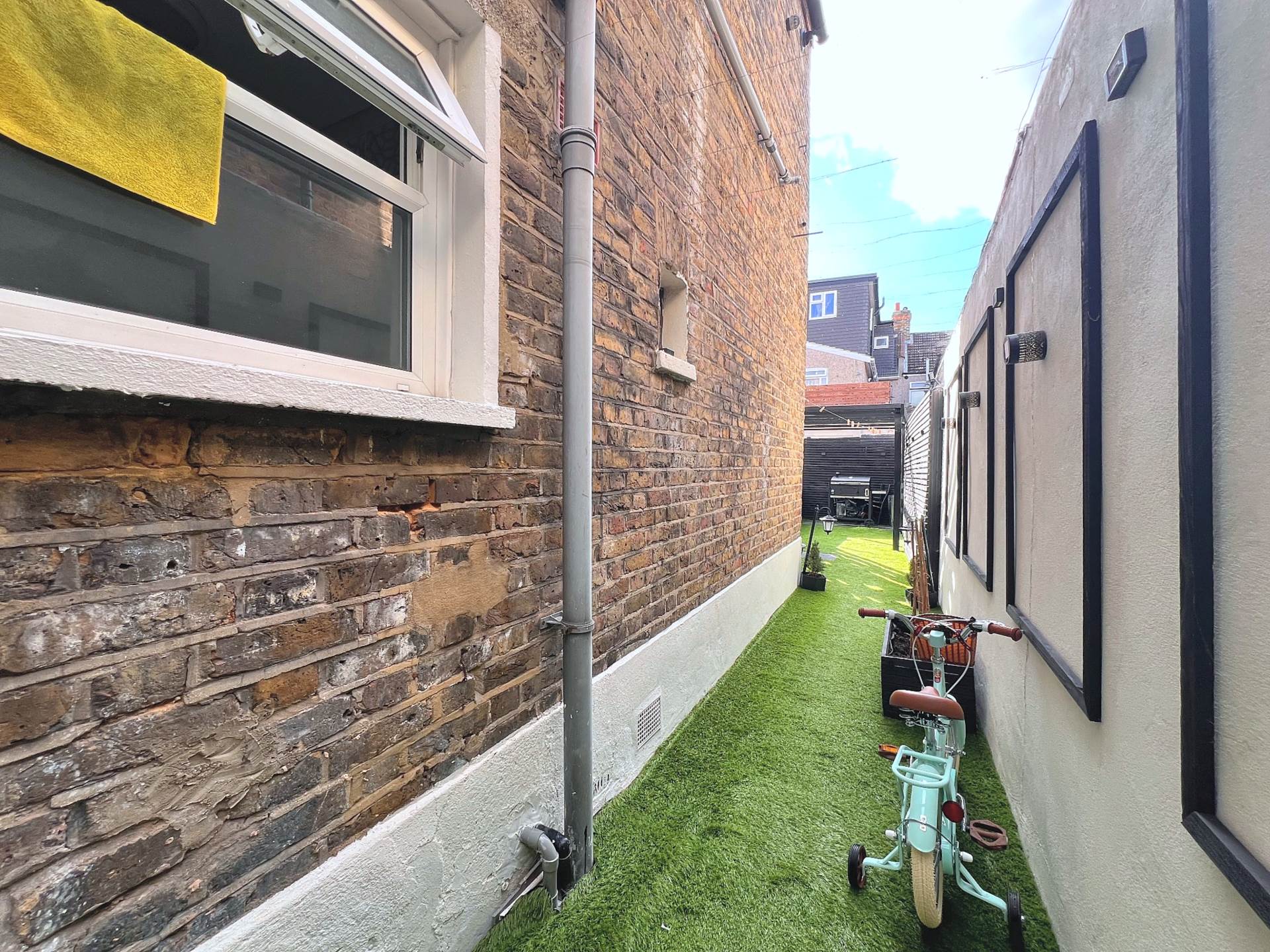 Bartle Avenue, London, E6 3AJ, Image 13