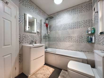Bartle Avenue, London, E6 3AJ, Image 9