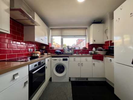 Church Road, Ilford, IG2 7ZS, Image 6