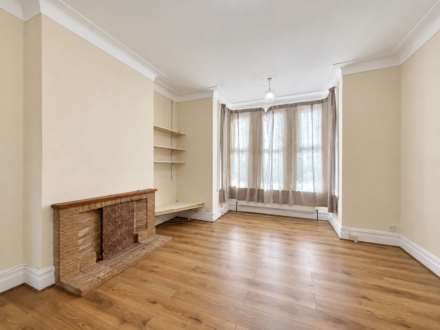 2 Bedroom Flat, Coventry Road, Ilford, IG1 4RD