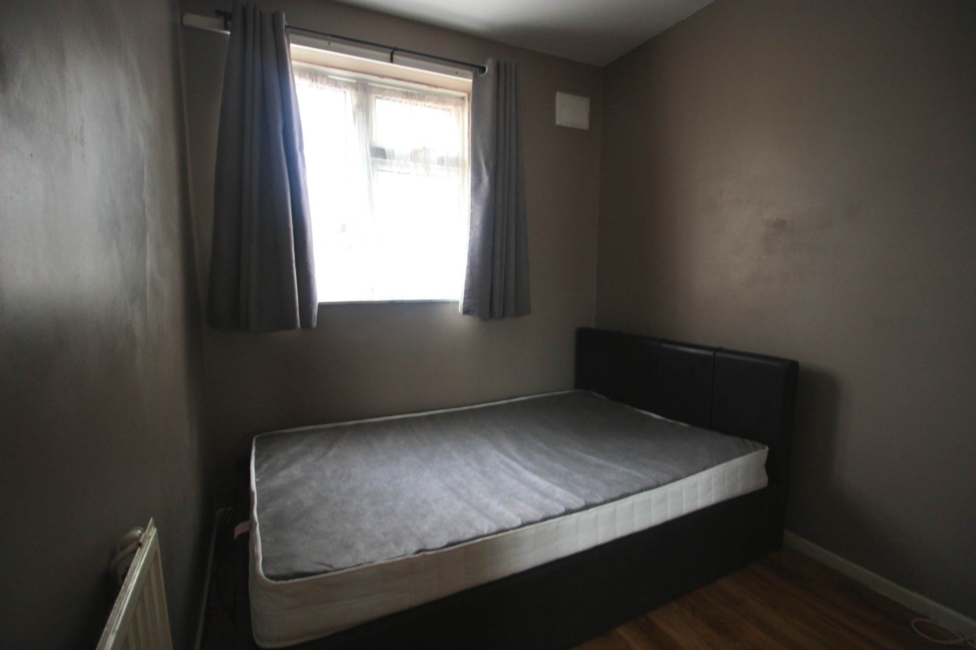 Kings Court, Plaistow, E13, Image 5
