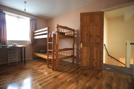 Kings Court, Plaistow, E13, Image 4
