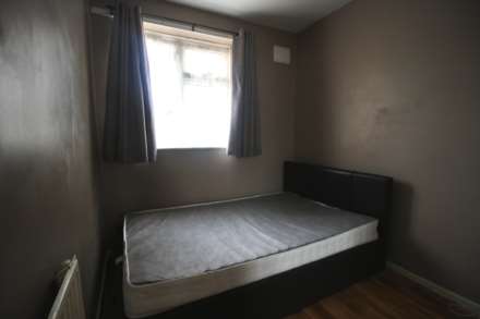 Kings Court, Plaistow, E13, Image 5