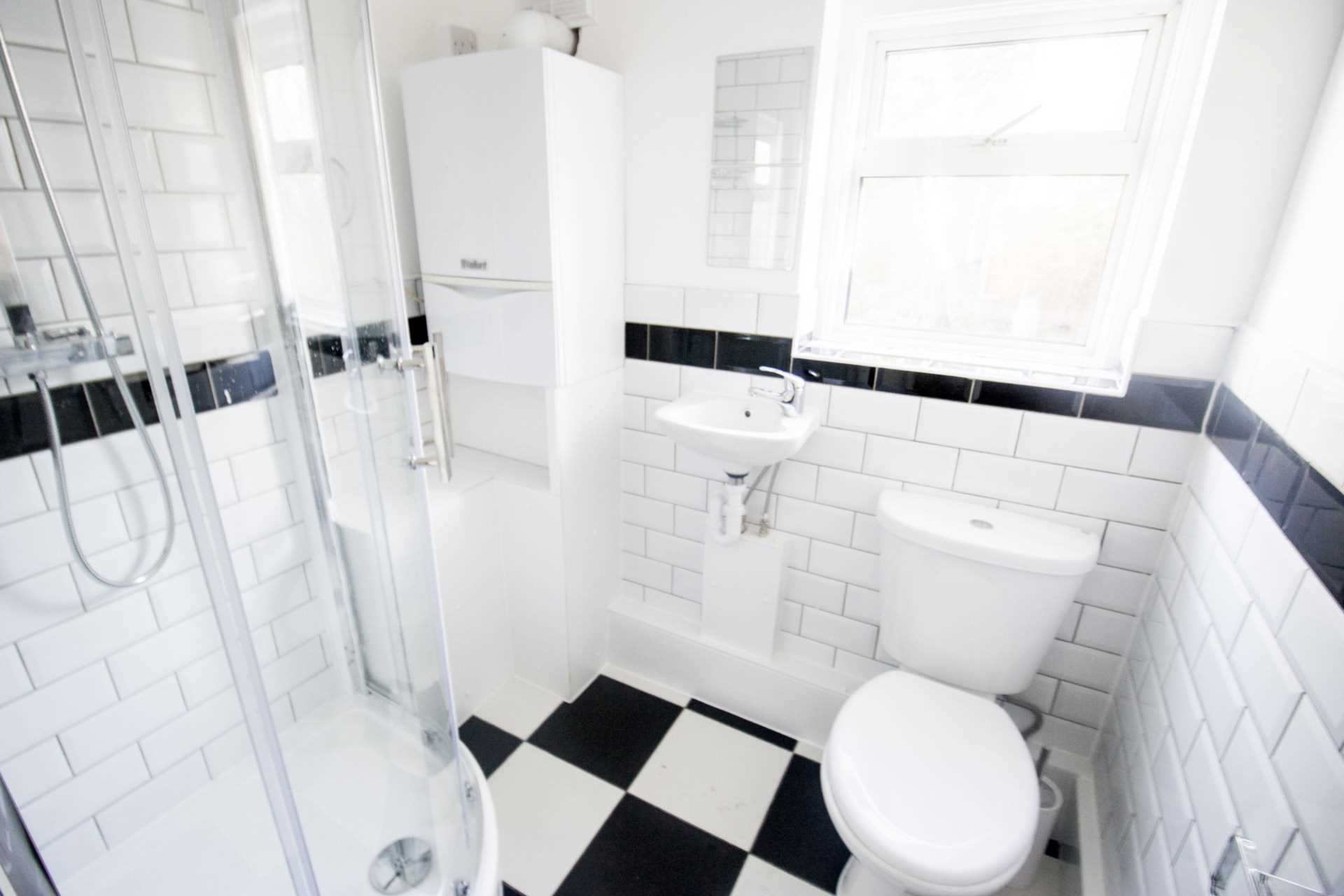 Romford Road, Manor Park, E12, Image 16