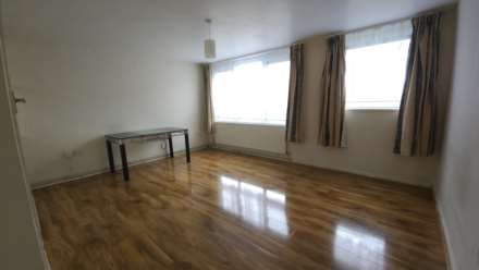 3 Bedroom Maisonette, Medway Close, Ilford, IG1 2PW