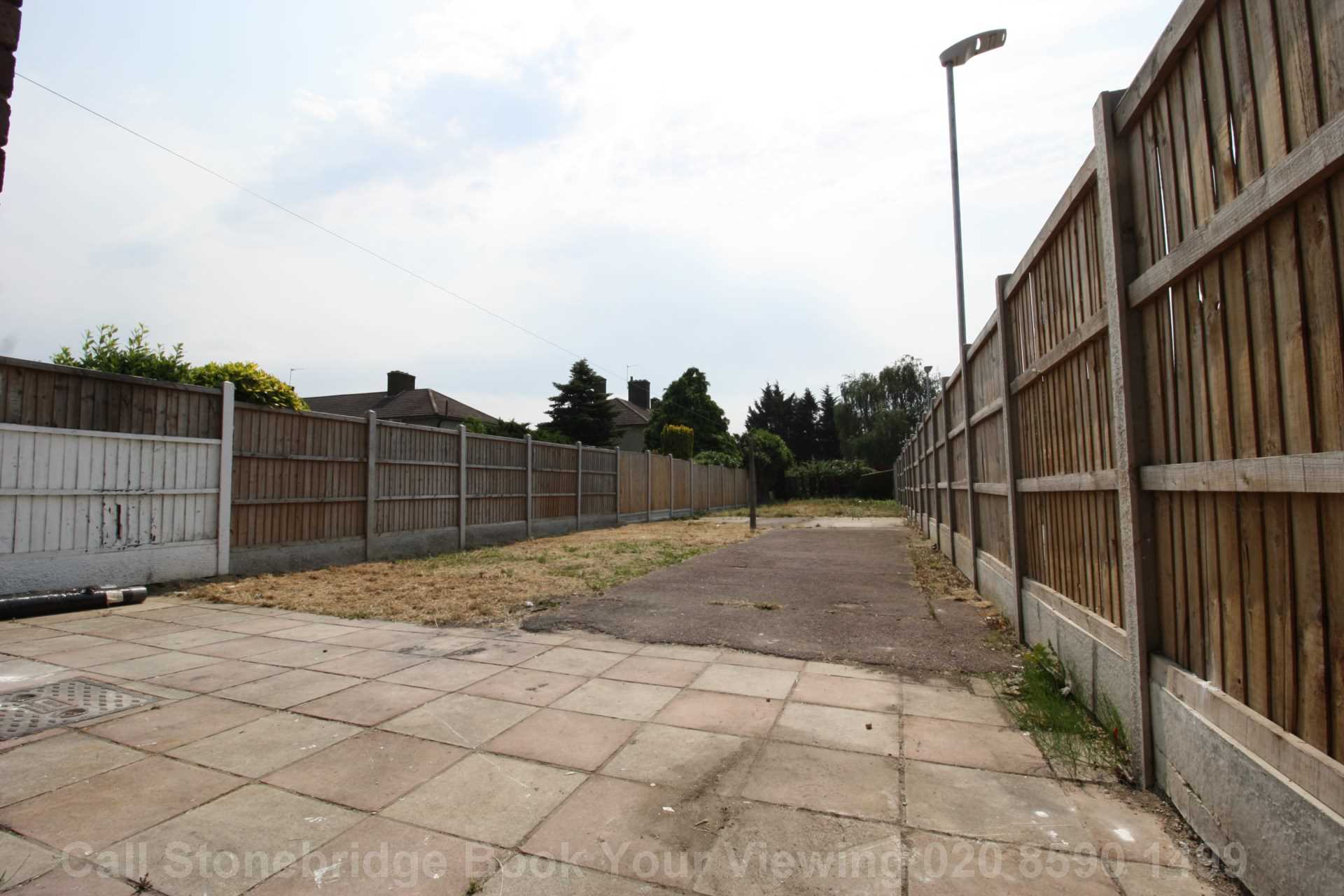 Porters Avenue, Dagenham, Image 12