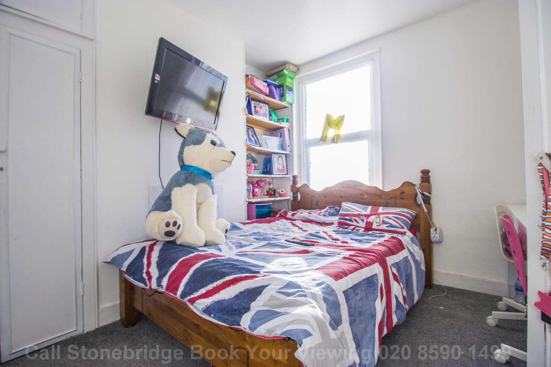 Kenneth Road, Chadwell Heath RM6, Image 9