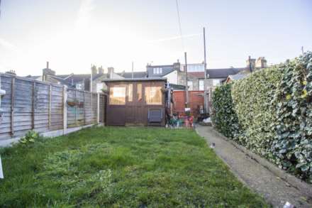 Kenneth Road, Chadwell Heath RM6, Image 11